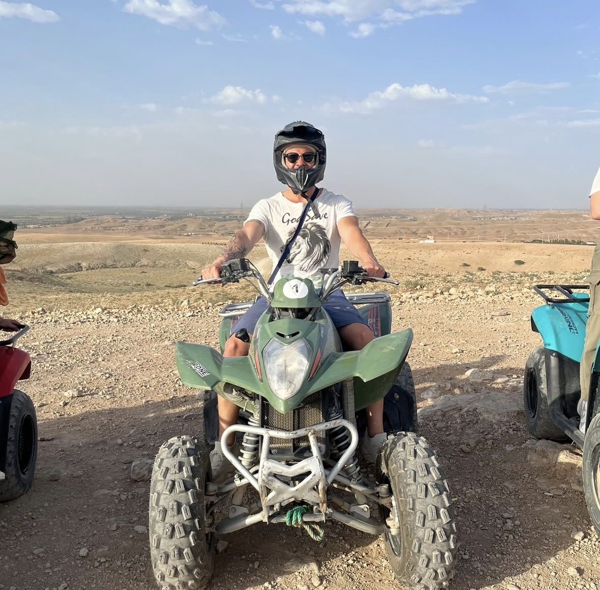 Agafay Desert: Dinner Show with Quad Bike and Sunset Camel Ride